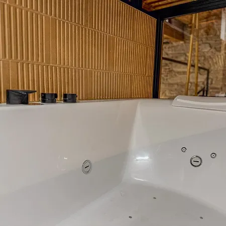 Le Refuge De La Bastille - Jacuzzi