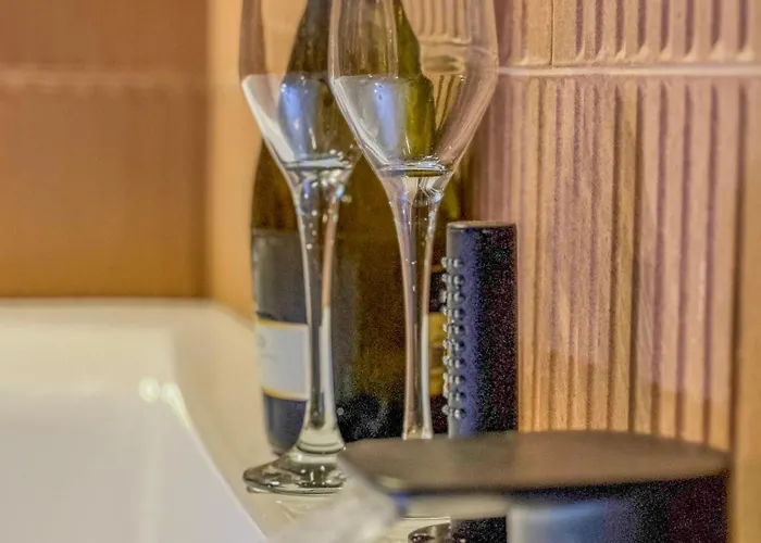 Le Refuge De La Bastille - Jacuzzi Apartamento *